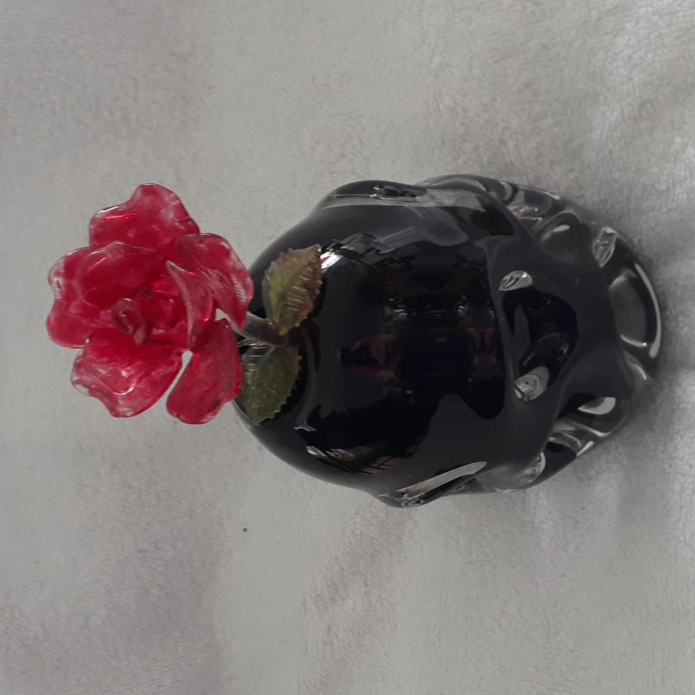 Murano Style modern bud vase.